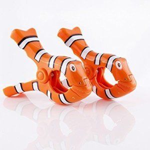 O2COOL Boca Clip Towel Clip for Beach or Pool